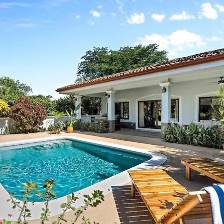 Brand New 4 Bedroom House With Pool - Ideal For Families